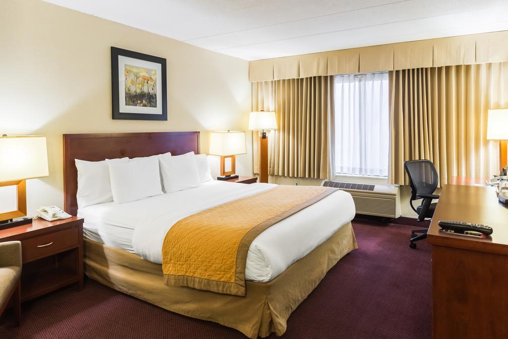 Clarion Hotel Somerset - New Brunswick Kültér fotó