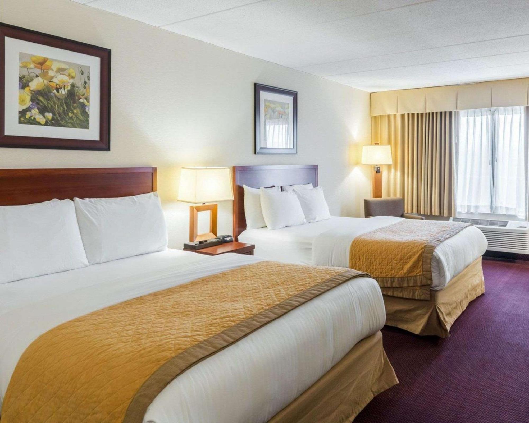 Clarion Hotel Somerset - New Brunswick Kültér fotó